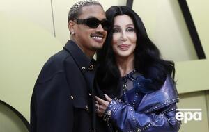 О романе Шер с 37-летним музыкантом стало известно в ноябре 2022 года