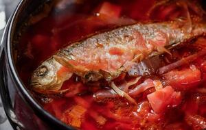 Рыбу нужно хорошо обжарить с двух сторон