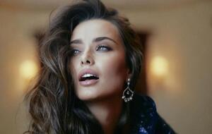 Мішина показала кілька нових знімків зі свого повсякденного життя