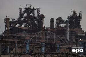Українських військовослужбовців евакуювали з "Азовсталі" у травні 2022 року, досі багато хто з них перебуває у полоні в росіян