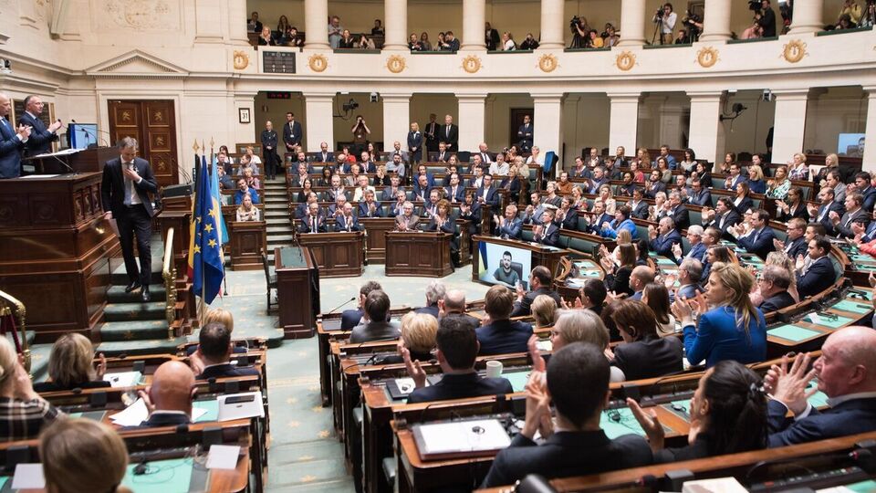 Парламент Бельгії ухвалив історичне рішення, зазначив Зеленський (фото зроблено під час його звернення до Палати представників 23 лютого)