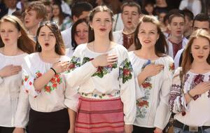 Государственный гимн Украины закреплен законодательно – в Конституции Украины