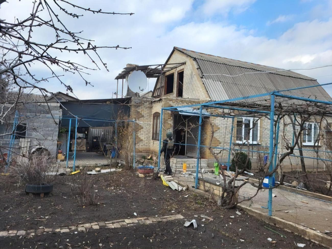 Пошкодили приватні будинки і газопровід, поранили мирних жителів