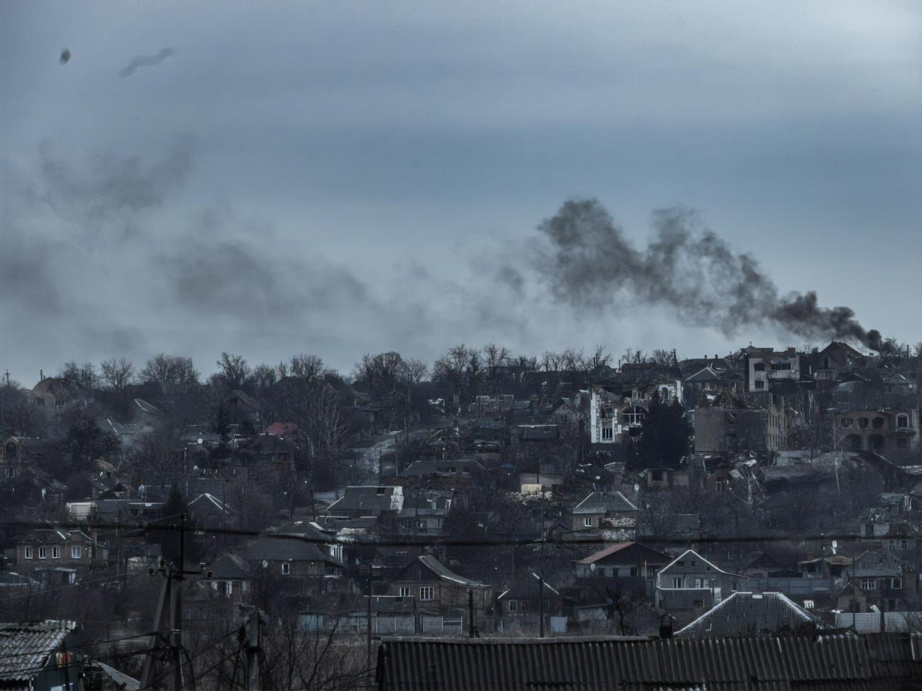 Окупанти продовжують наступ у Бахмуті, зазначили в Міноборони України
