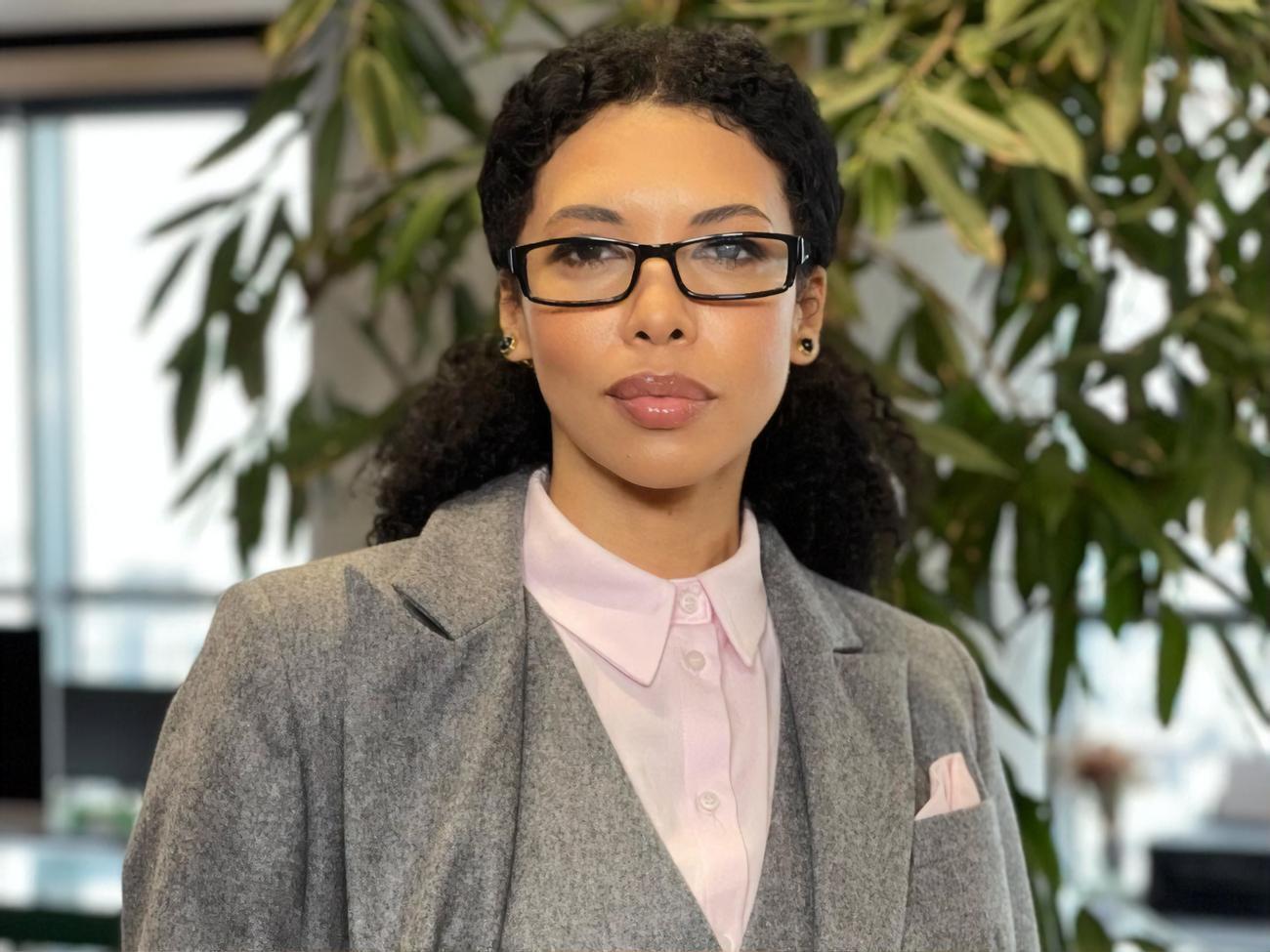 Ашіон: Я дивилася на них і мені було шкода їх і їхній іграшковий світ