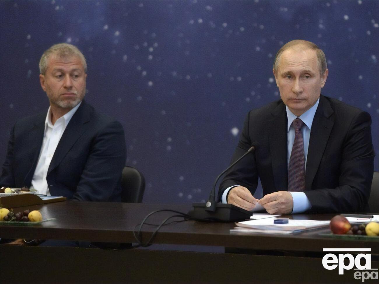 Власть в России есть только у Путина, поэтому олигархом в России в прямом смысле слова не может считаться никто. Исключение, по мнению Чичваркина, составляет только Абрамович