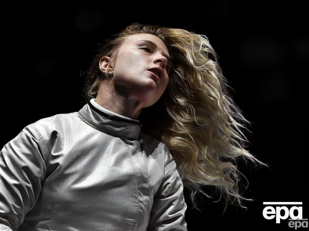 Некоторые люди придерживаются заблуждения, что "спортсмены не несут ответственности", "спорт вне политики", отметила Харлан