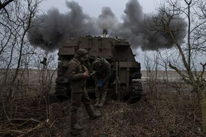 Підрозділи ракетних військ та артилерії ЗСУ уразили російський склад боєприпасів