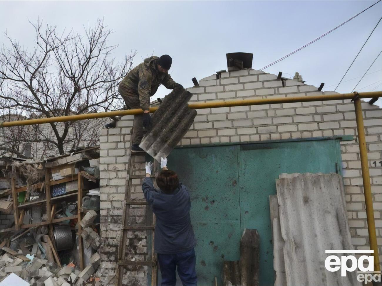 Ворожі снаряди пошкодили приватні й багатоквартирні будинки