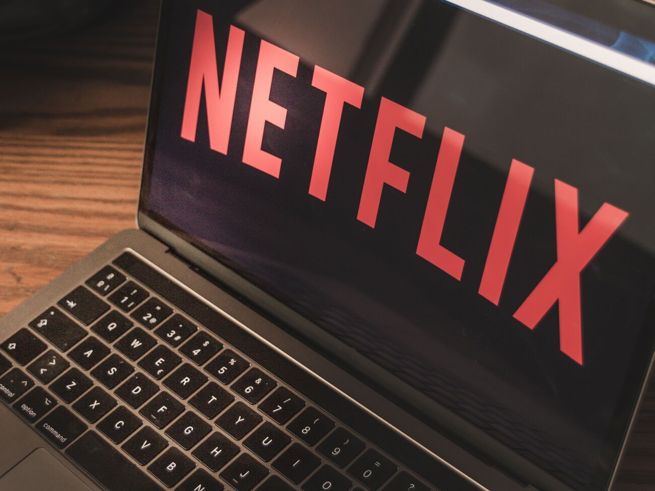 В фильме показано путешествие Клопотенко по Украине в поисках лучших рецептов борща