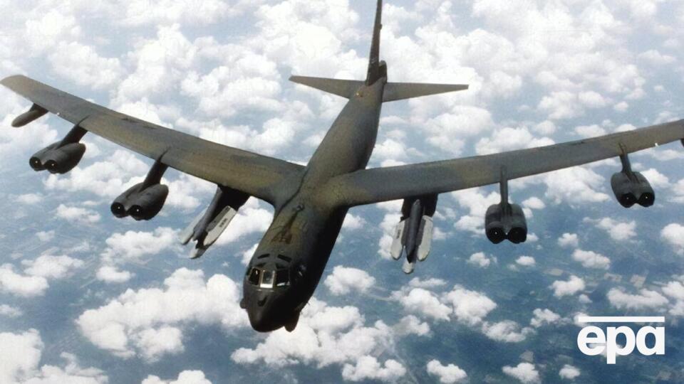 Бомбардувальник B-52 пролетів неподалік російського Санкт-Петербурга