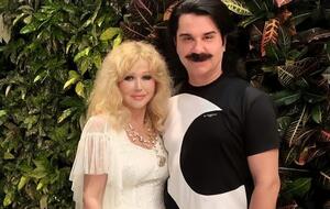 Зібров: Прибігла Марина, у двері постукала і каже: "Пашо, війна". Я кажу: "Яка війна?"