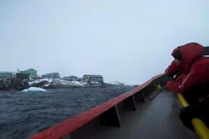 Члены экспедиции завершают свою работу на антарктической станции