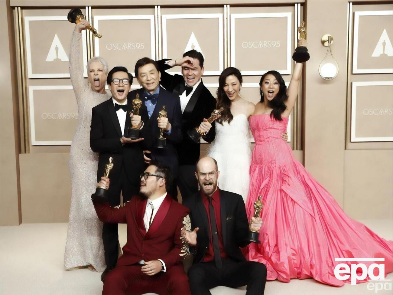 Триумфатором премии стал фильм "Все везде и сразу", получив семь статуэток "Оскар"