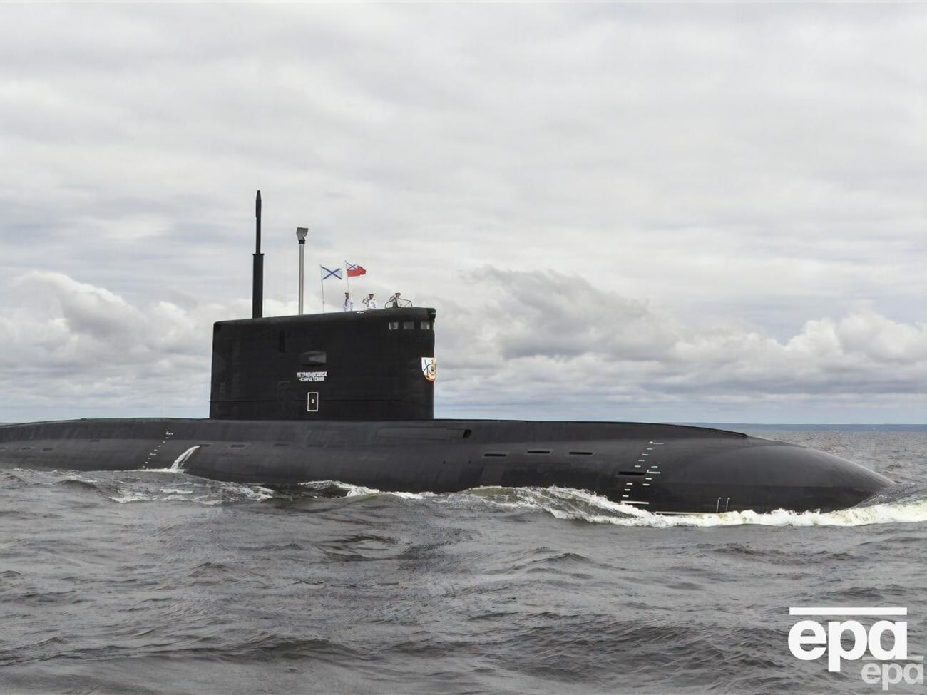 Росіяни вивели в Чорне море підводний човен із "Калібрами" додатково до двох надводних носіїв