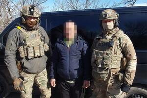 По информации СБУ, после освобождения Херсона фигурант скрылся в Винницкой области под видом переселенца