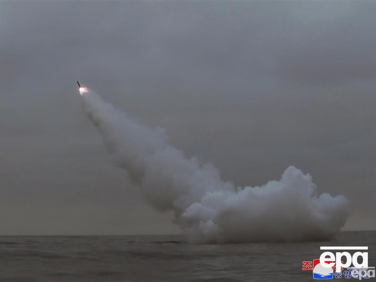 Ракеты были выпущены с подводной лодки "8.24 Yongung" в водах у залива Кенпхо
