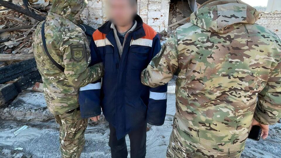 За даними поліції, чоловік переховувався в покинутих будівлях району