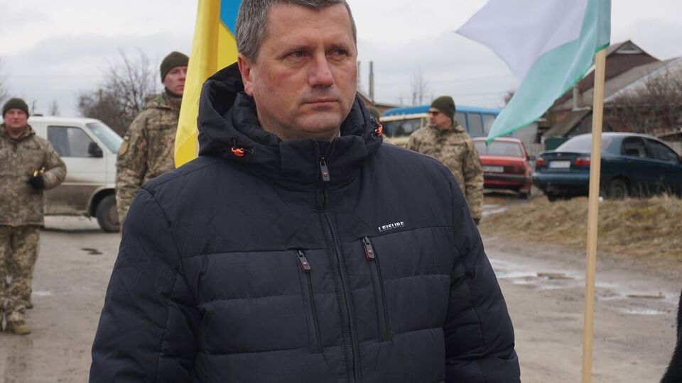 Кузьменко отметил, что первые документы были подписаны только в апреле