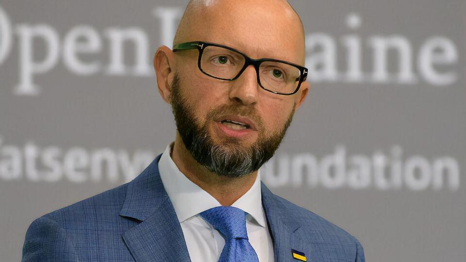 Яценюк: Украина за последний год провела самую большую демобилизацию и демилитаризацию в истории России