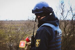 Травмированных спасателей госпитализировали, они находятся в состоянии средней тяжести, отметили в Херсонской ОВА