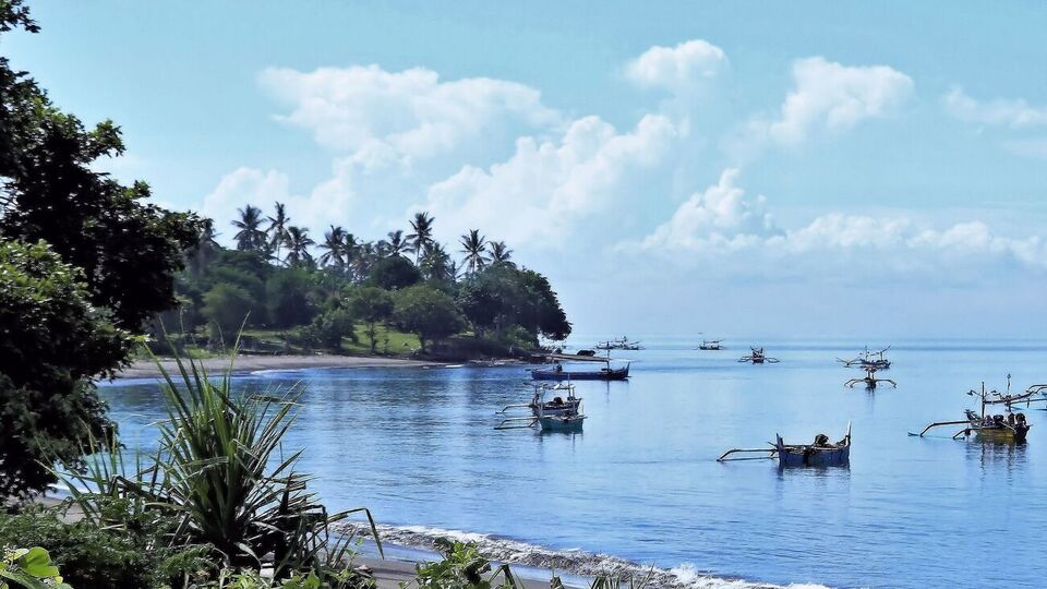 Губернатор хочет отменить упрощенный доступ на Бали россиянам и украинцам