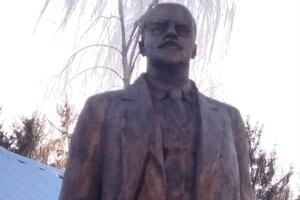 Стартовая цена бронзового Ленина – 545 тыс. грн