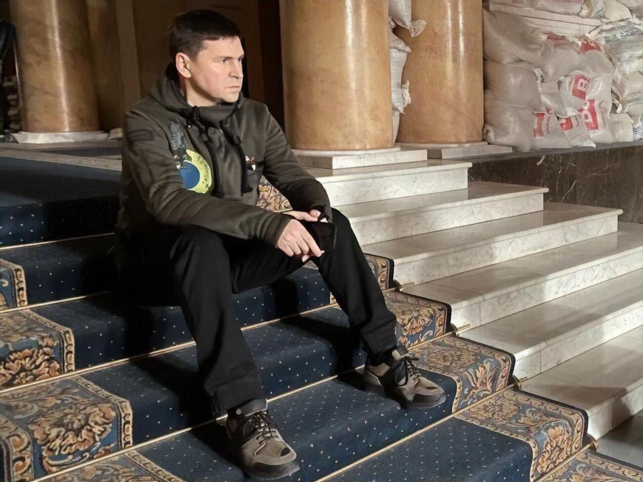 Подоляк (на фото) считает, что Бах продвигает не спорт