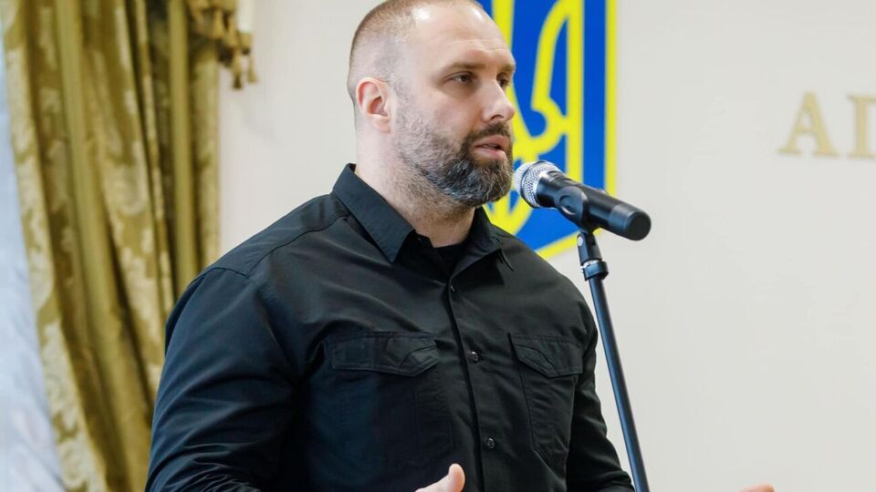 За словами Синєгубова, жінка була в автомобілі, у який влучив снаряд