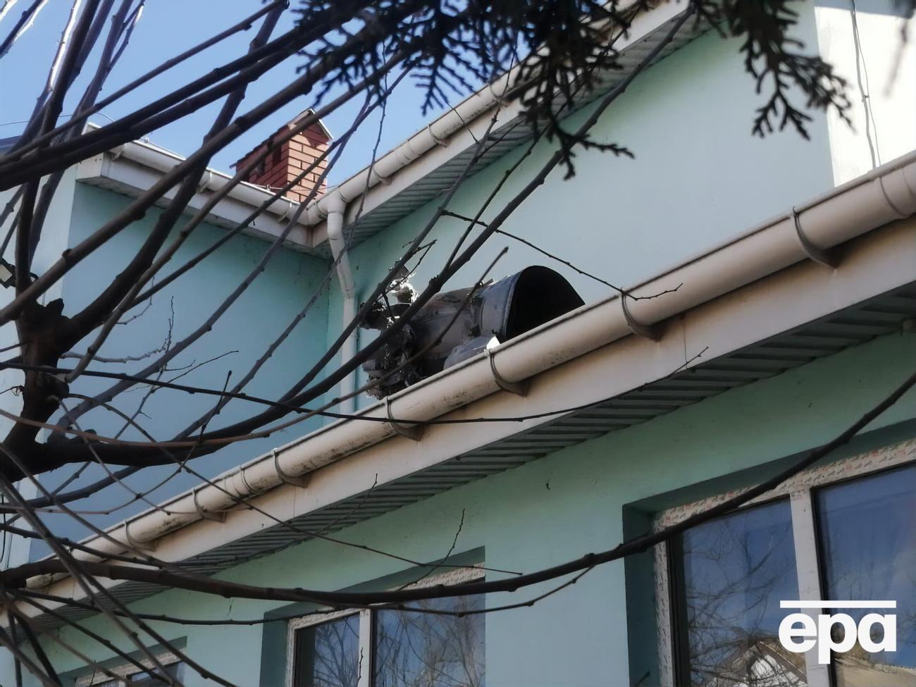 Обломками ракет и взрывной волной был поврежден детский сад на побережье