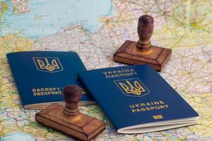 Паспорти з різною транслітерацією будуть чинними до закінчення терміну їх дії