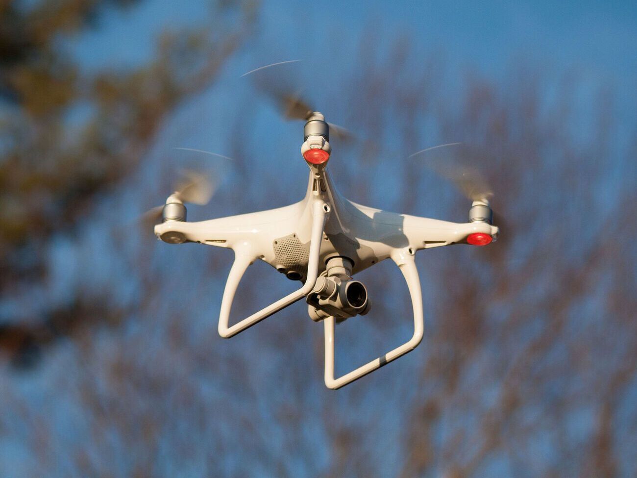 Жителі Московської області масово повідомляють про прольоти дронів