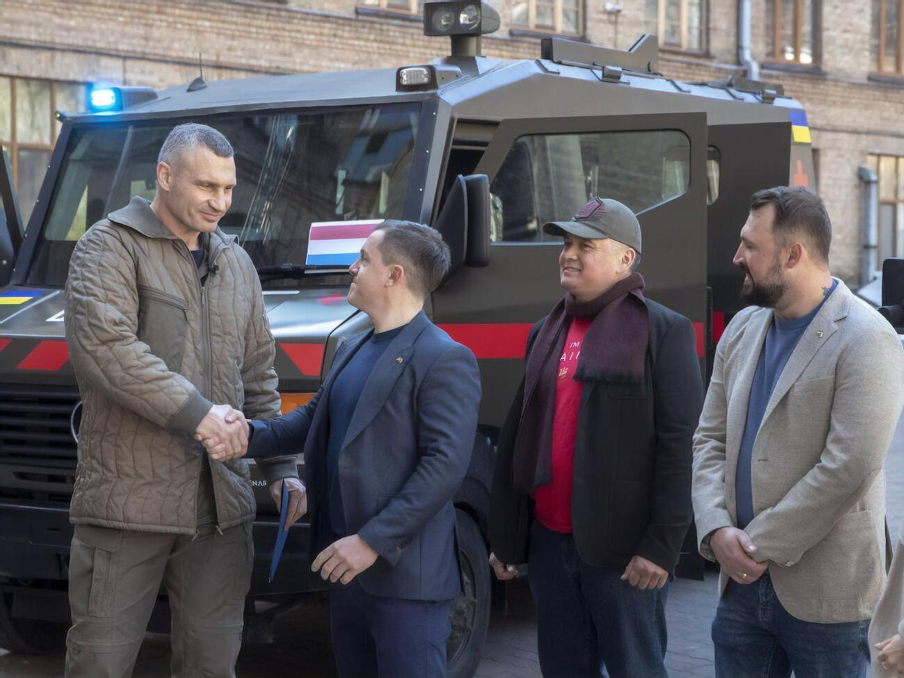 Кличко поблагодарил руководство O&H Venari, министерство обороны Люксембурга и представителей люксембургской неприбыльной организации LUkraine
