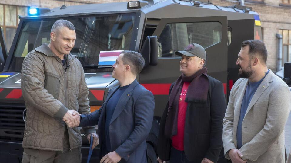 Кличко поблагодарил руководство O&H Venari, министерство обороны Люксембурга и представителей люксембургской неприбыльной организации LUkraine