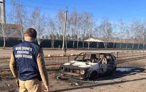 Российский снаряд попал в гражданский автомобиль с 42-летним жителем села Колодезное, отметили в прокуратуре Харьковской области