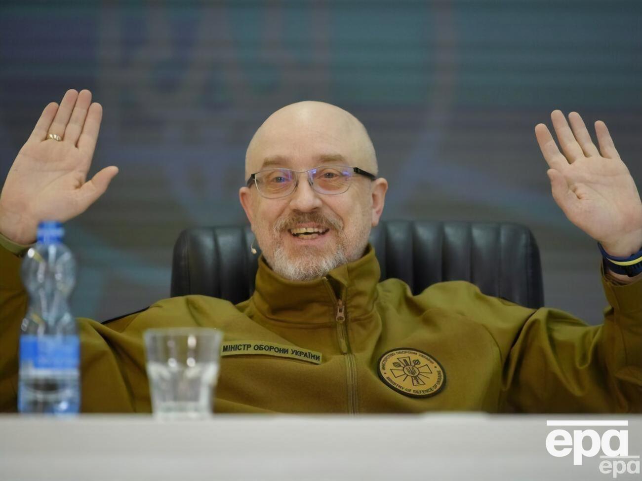 Россияне "очень хорошо учатся", поэтому они "сели в оборону уже", отметил Резников