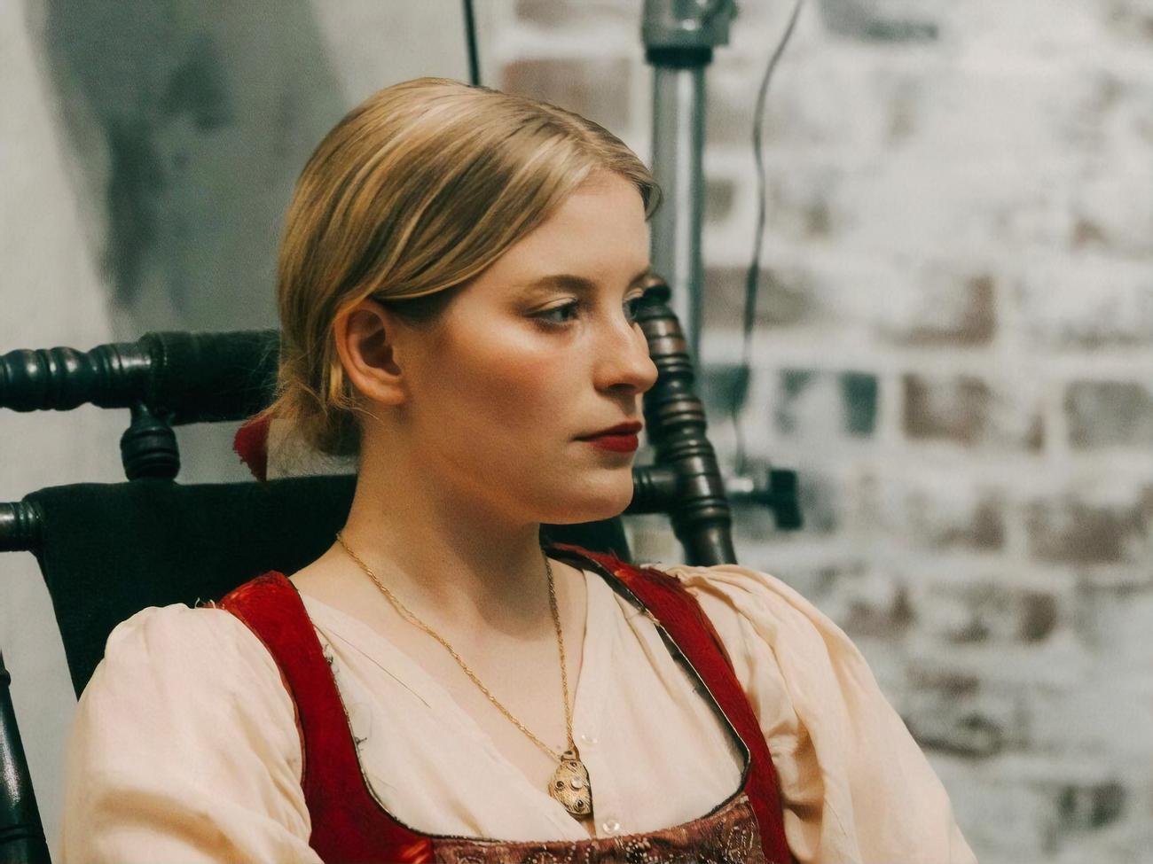 Певица Палома посвятила новую песню&nbsp;"женщинам, которые выполняют всю домашнюю и эмоциональную работу и заслуживают большего"