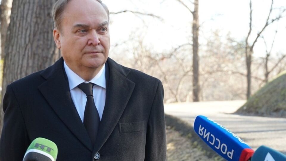 Антонов перебував у будівлі Держдепартаменту США понад пів години, зазначили ЗМІ