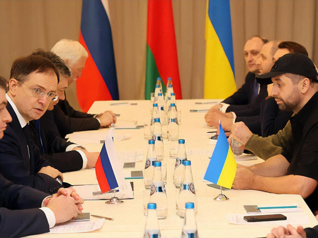 Украина и Россия провели четыре очных раунда переговоров