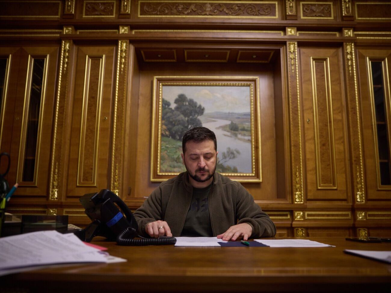 Зеленский подписал указы об увольнении глав трех ОВА 15 марта