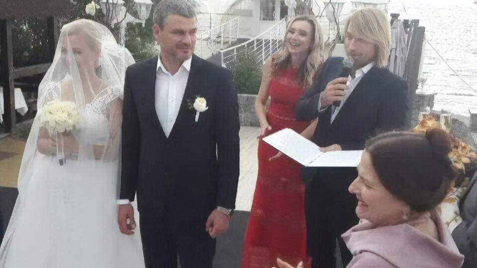 Винник у 2017 році був ведучим на весіллі Мірзояна та його другої дружини, української співачки Тоні Матвієнко