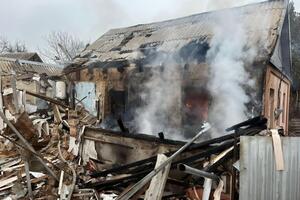 В результате обстрела оккупантов повреждения получили семь многоэтажных и четыре частных дома в Марганце, отметили в Днепропетровской ОВА