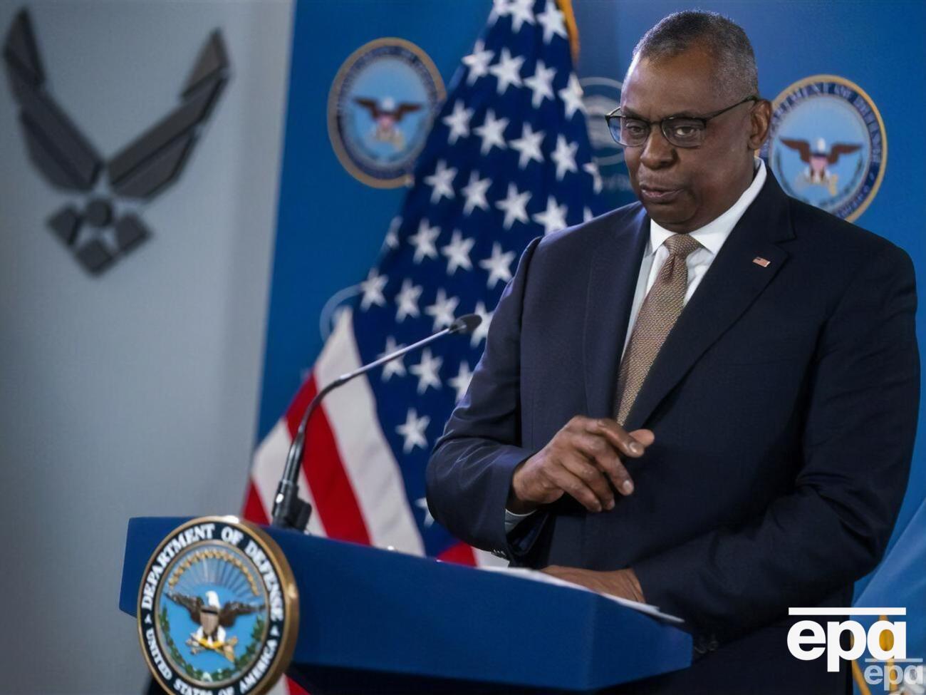 Остин (на фото) и Шойгу поговорили по поводу "непрофессионального, опасного и безрассудного поведения российских ВВС в международном воздушном пространстве над Черным морем", отметили в Пентагоне