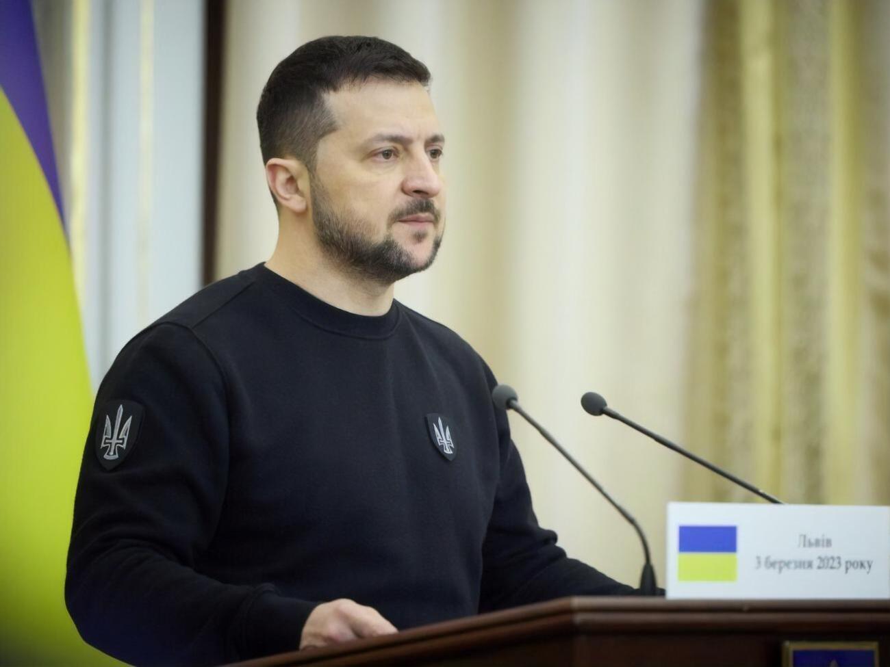 Російські гроші та брудні схеми з тодішніми політиками в Україні "використовувалися фактично як частина агресії проти нашої держави", зазначив Зеленський
