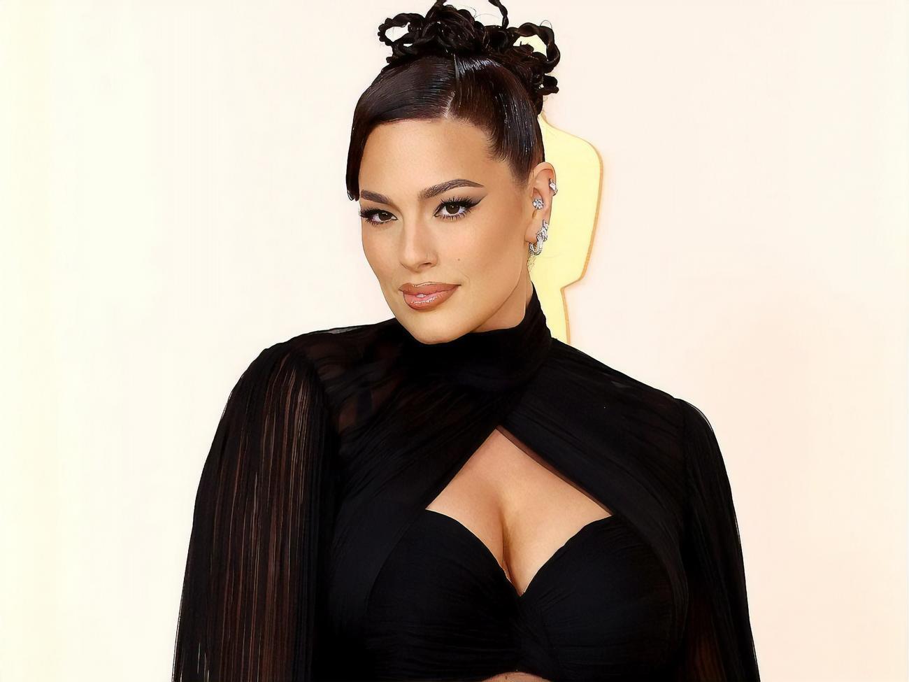 Грэм показала снимок в стиле ню