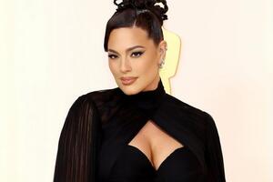 Грэм показала снимок в стиле ню