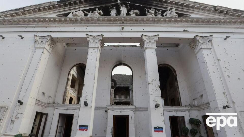 Окупанти 16 березня 2022 року скинули бомбу на драмтеатр у Маріуполі