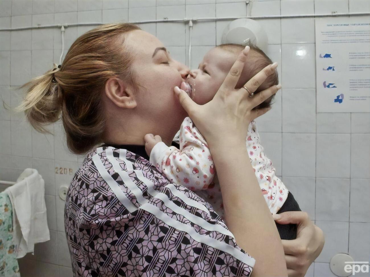 В прошлом году в роддомах остался излишек беби-боксов &ndash; Минсоцполитики