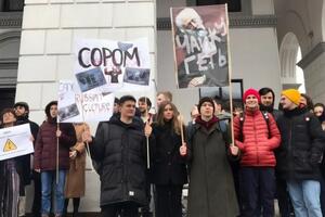 До акції приєдналися студенти й викладачі закладу