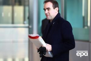 Лекорню повідомив про прибуття бронемашин до України